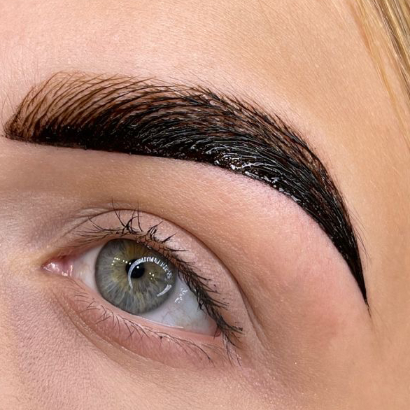 Оформление и окрашивание бровей