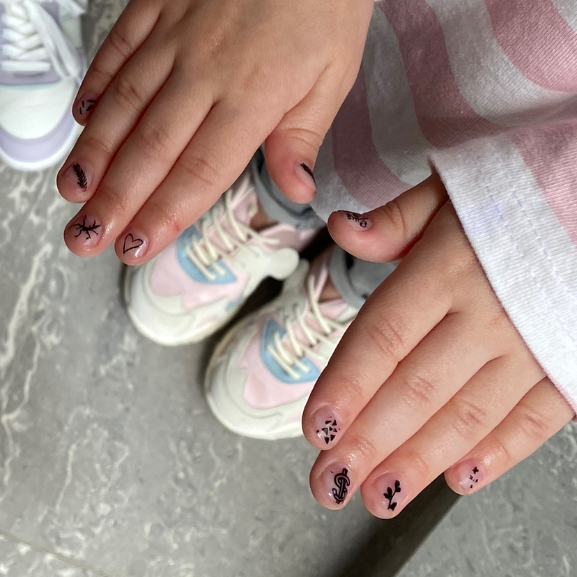 Детский маникюр