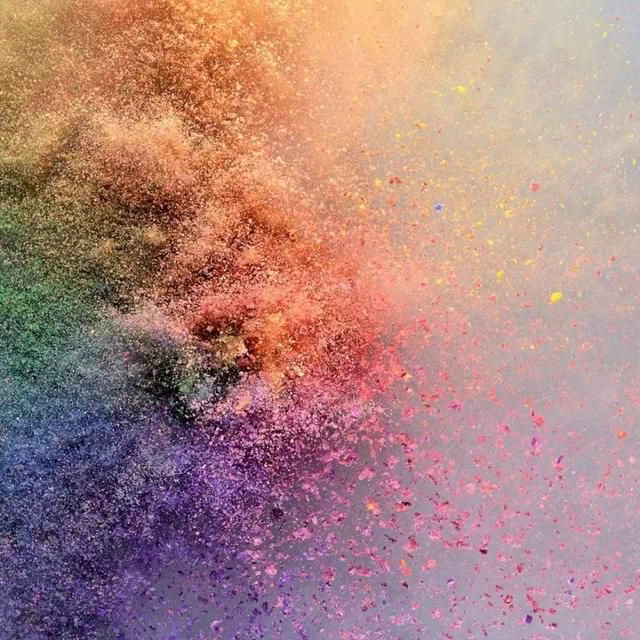 Окрашивание в один тон. Цена ориентирована на короткую стрижку и формируется исходя  из расчета расхода красителя.