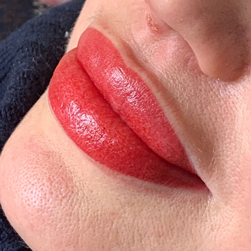 Перманентный макияж губ