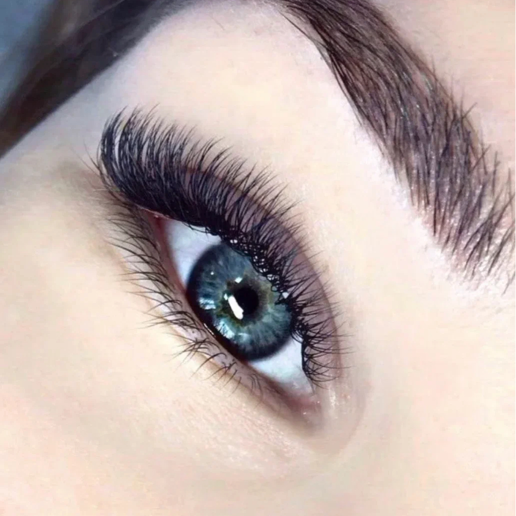 Наращивание ресниц Тройной объем