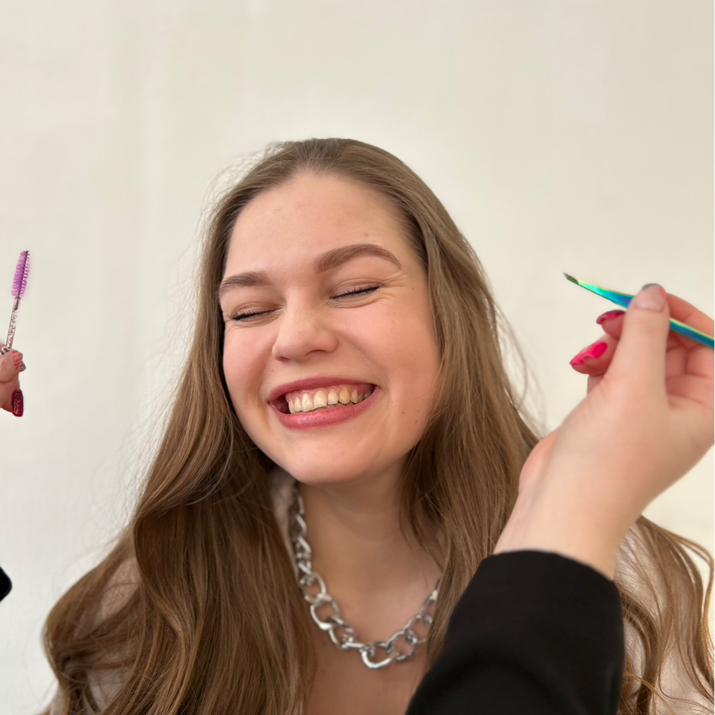 Коррекция бровей