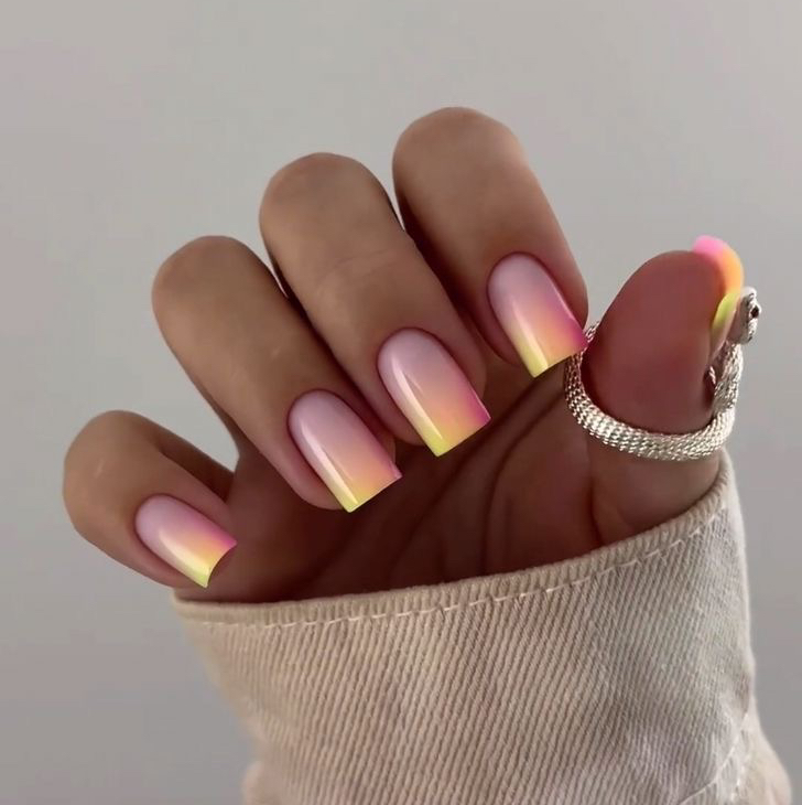 Маникюр с покрытием гель-лак