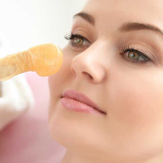 Верхняя губа воском