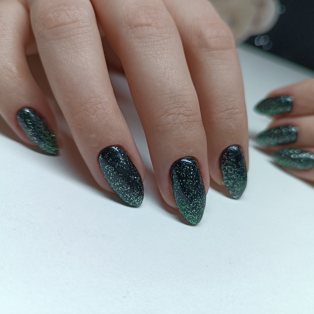 Маникюр с однотонным покрытием