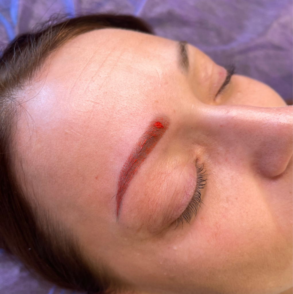 Перекрытие уже имеющегося перманента (губы/глаза/брови) после другого мастера