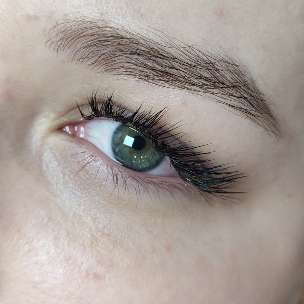 Наращивание ресниц 2Д