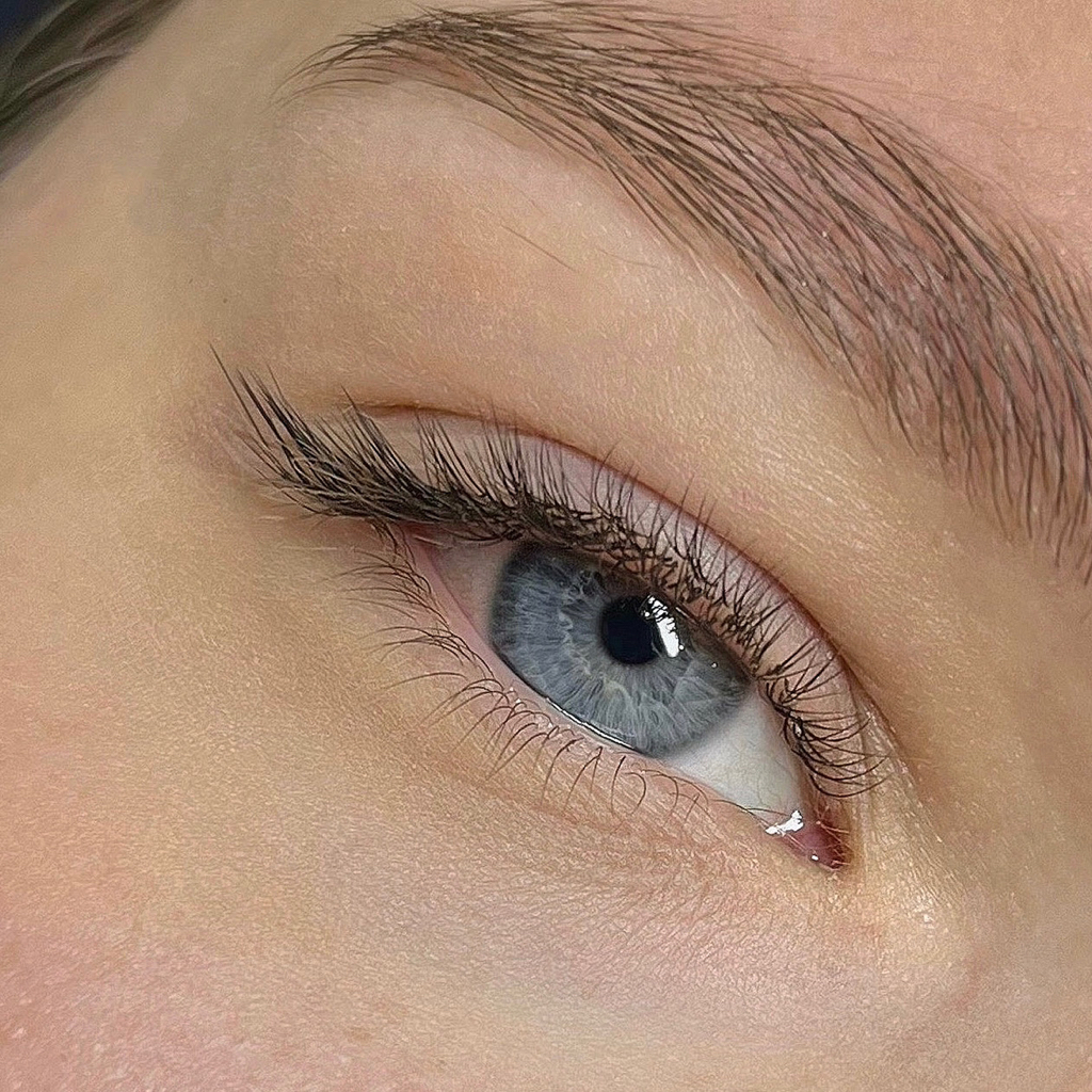 Наращивание ресниц «1.5 объём»