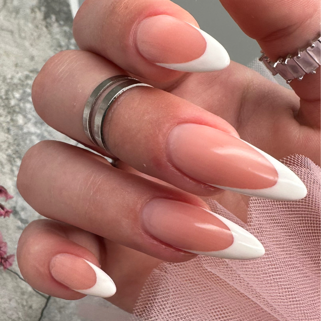 Наращивание ногтей