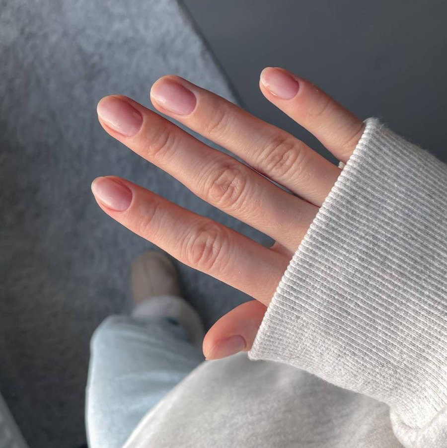 Снятие покрытия с приданием формы ногтям