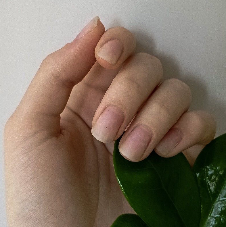 Снятие покрытия с приданием формы ноготкам