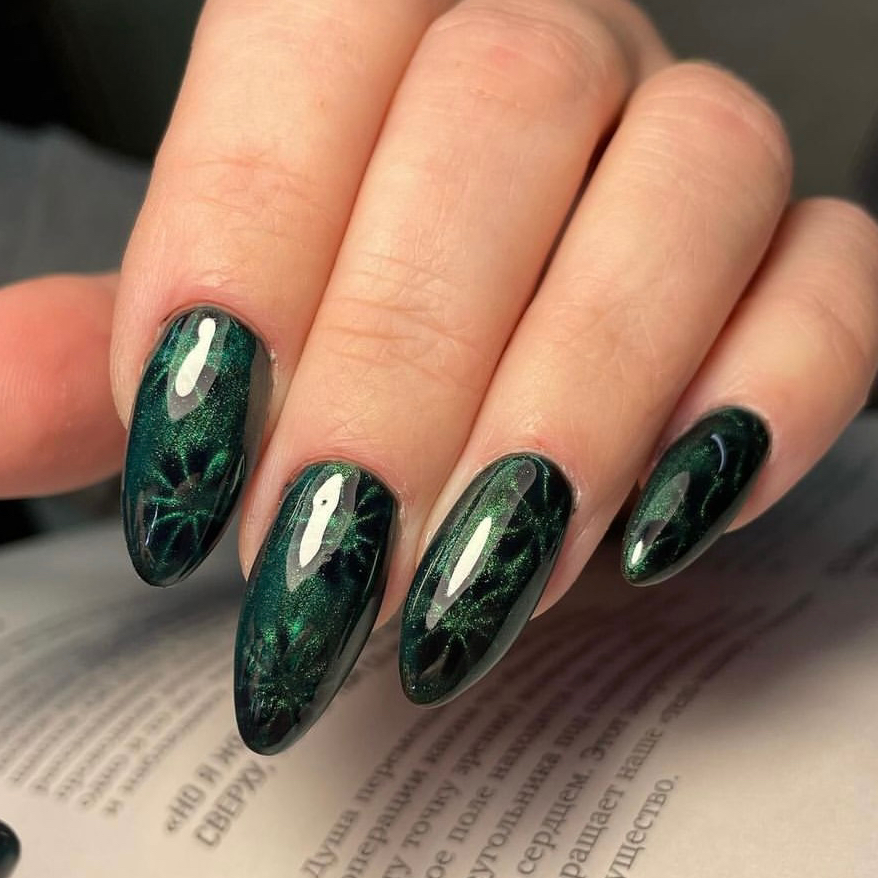 Маникюр с покрытием + укрепление гель,дизайн на двух ногтях бесплатно