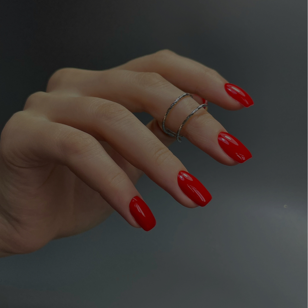 Комбинированный маникюр с однотонным покрытием