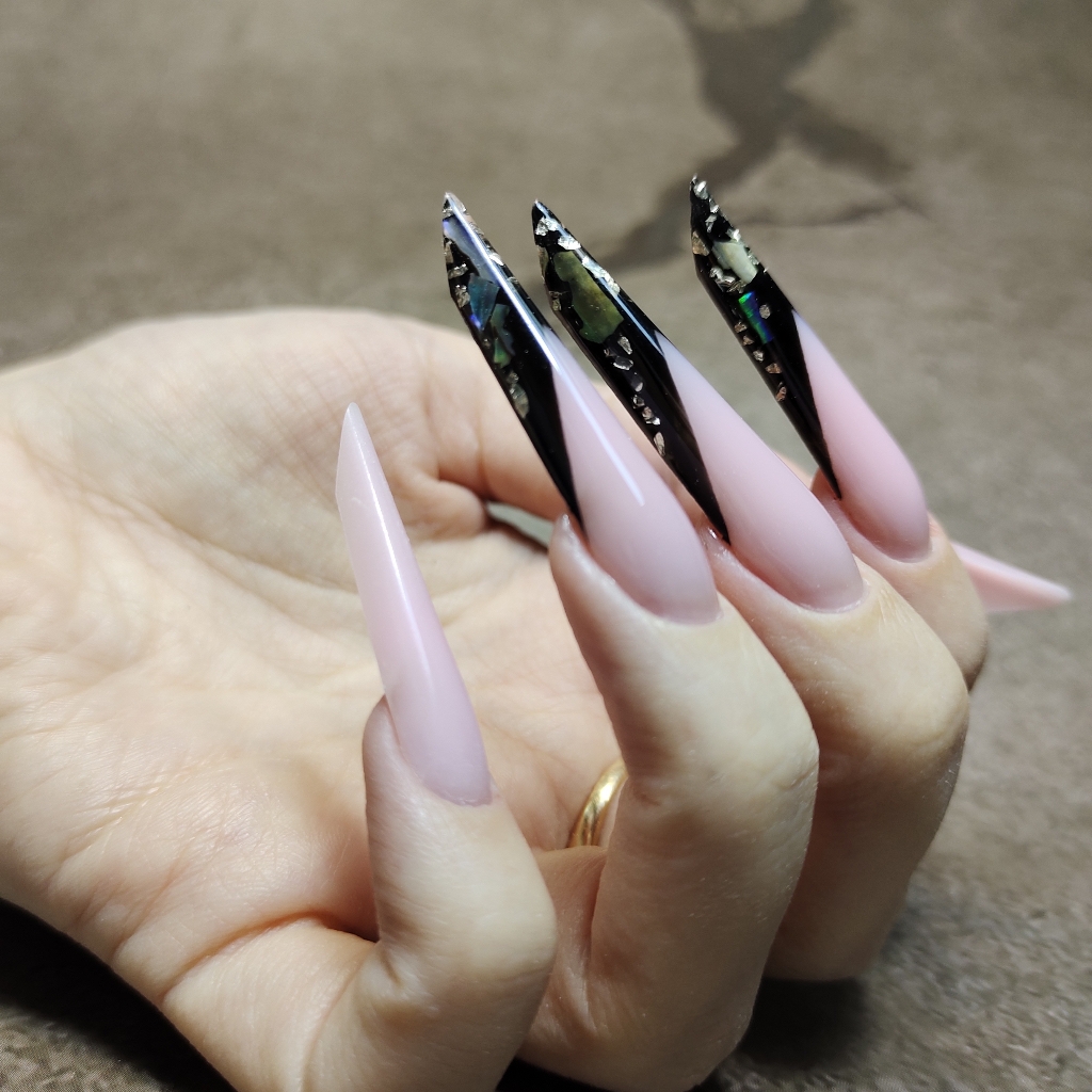 Наращивание ногтей