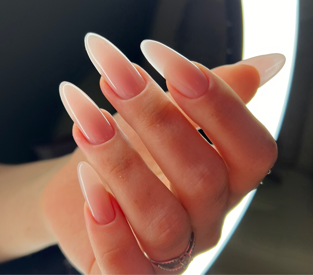 Наращивание ногтей