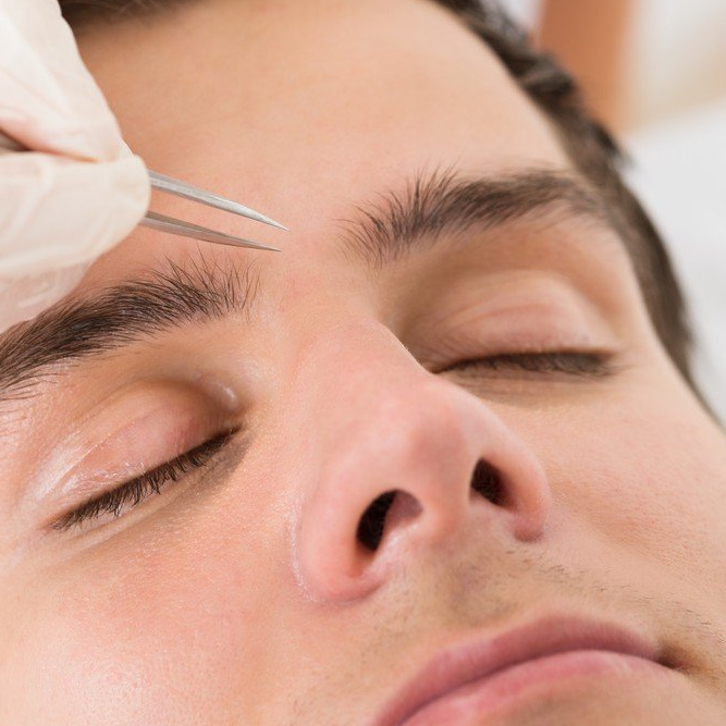 Оформление бровей мужское (коррекция формы)