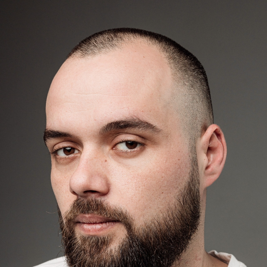 Короткая стрижка под насадку с фейдом