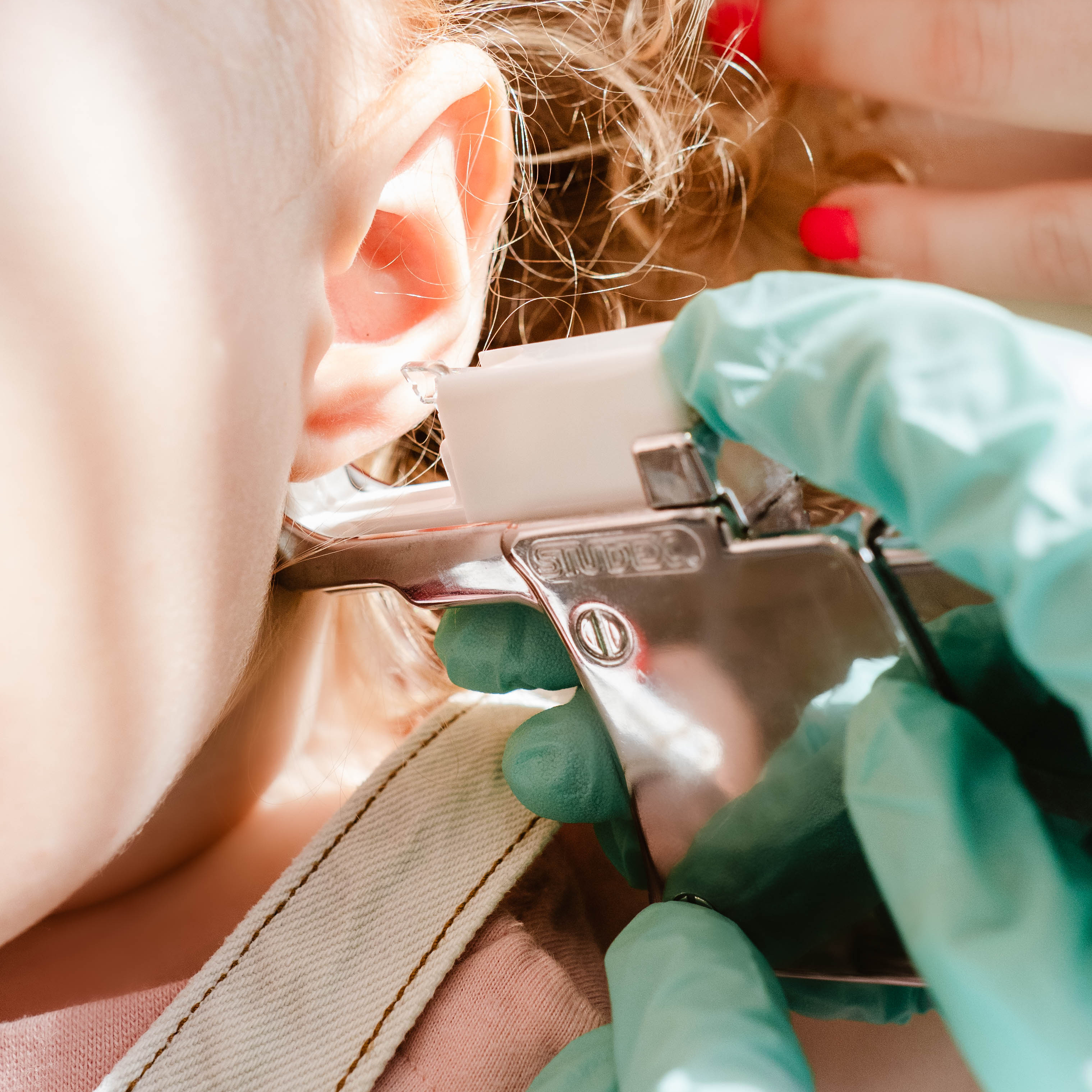 Прокалывание ушей системой R993