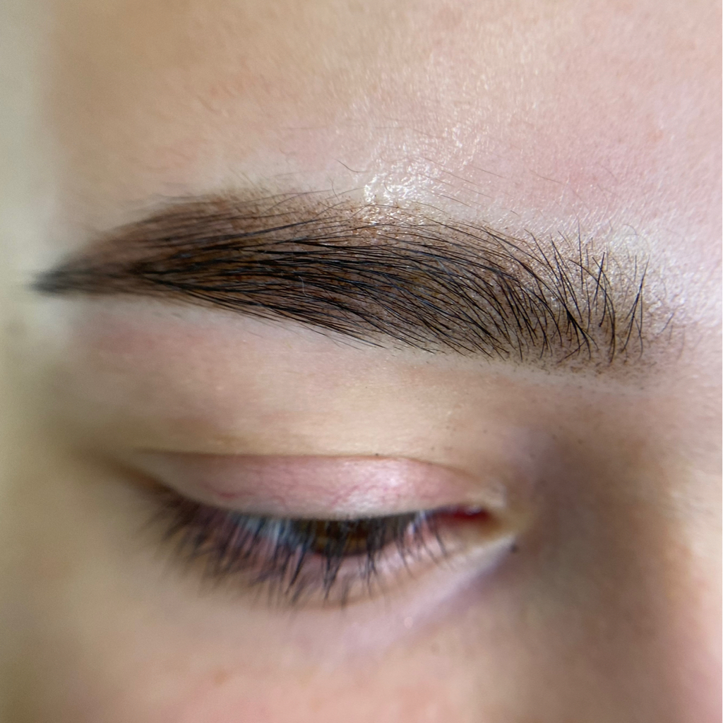 Перманентный макияж бровей (первый этап)