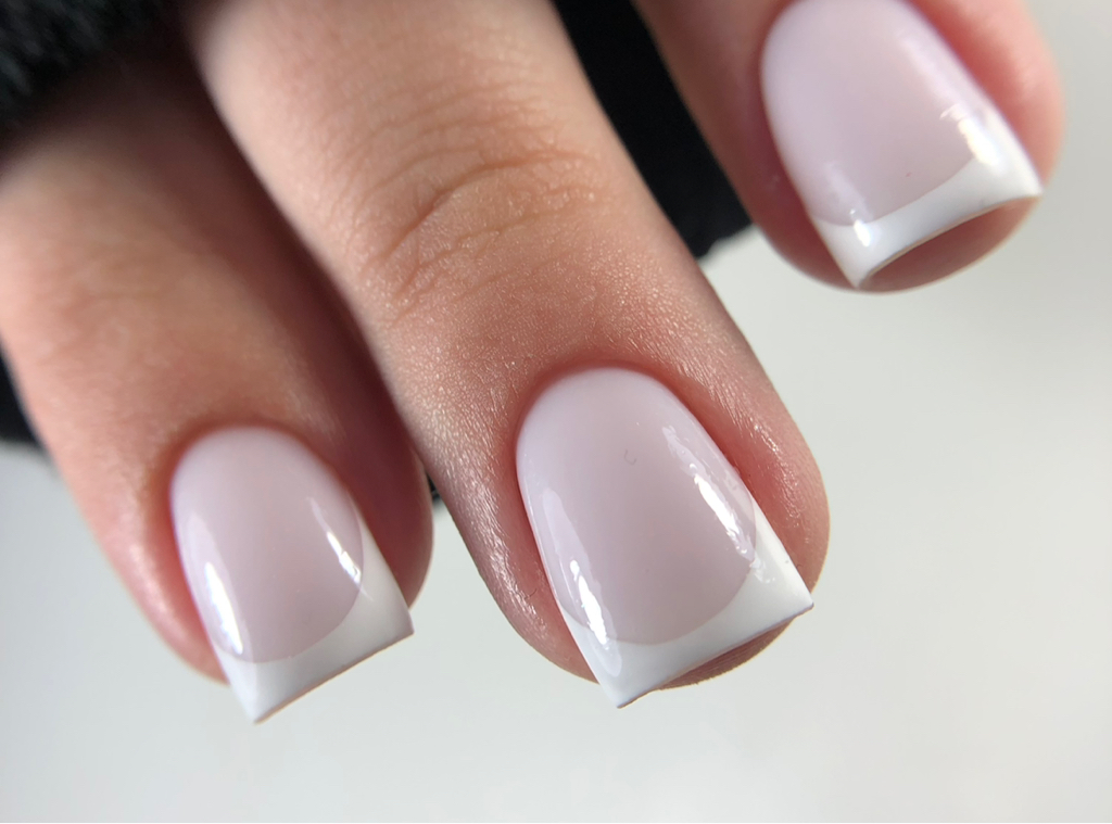 Маникюр и покрытие френч