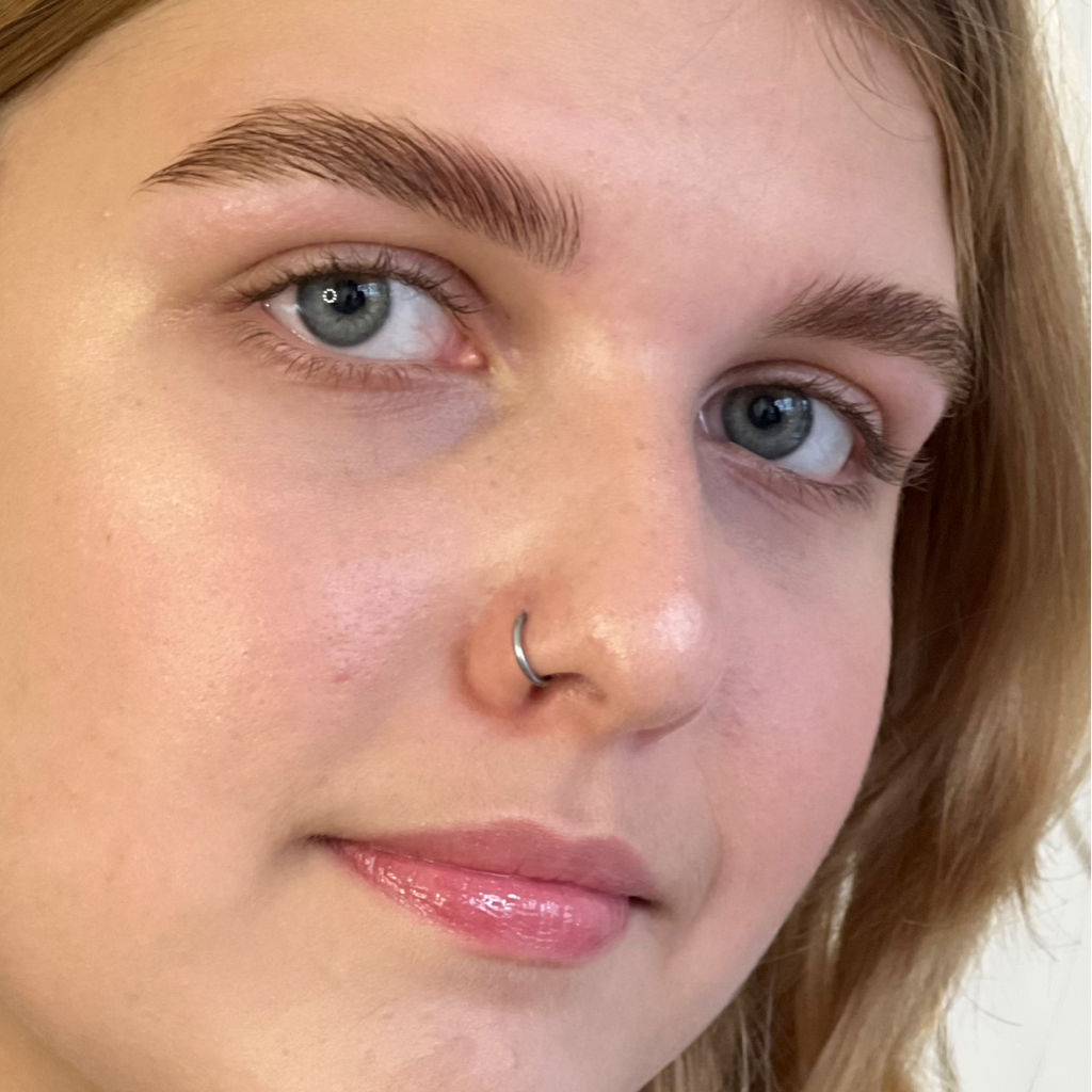 Осветление бровей