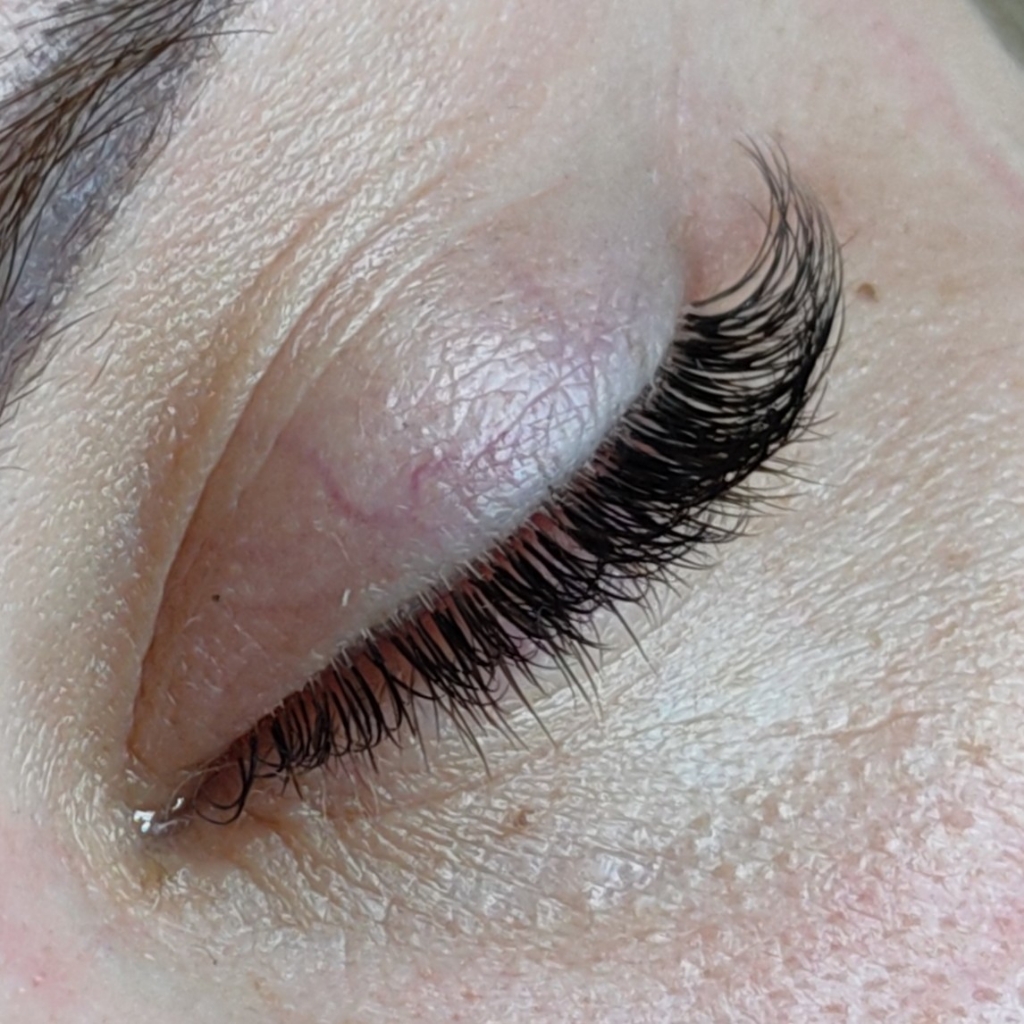 Наращивание ресниц полуторный объем(1,5D)