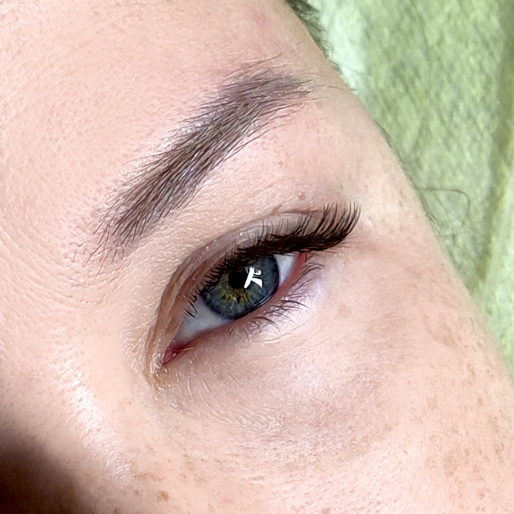 Наращивание ресниц Классический полный объем