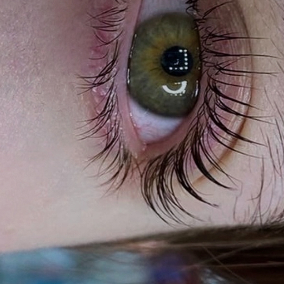 Ламинирование ресниц (окрашивание и ботокс входит в стоимость)