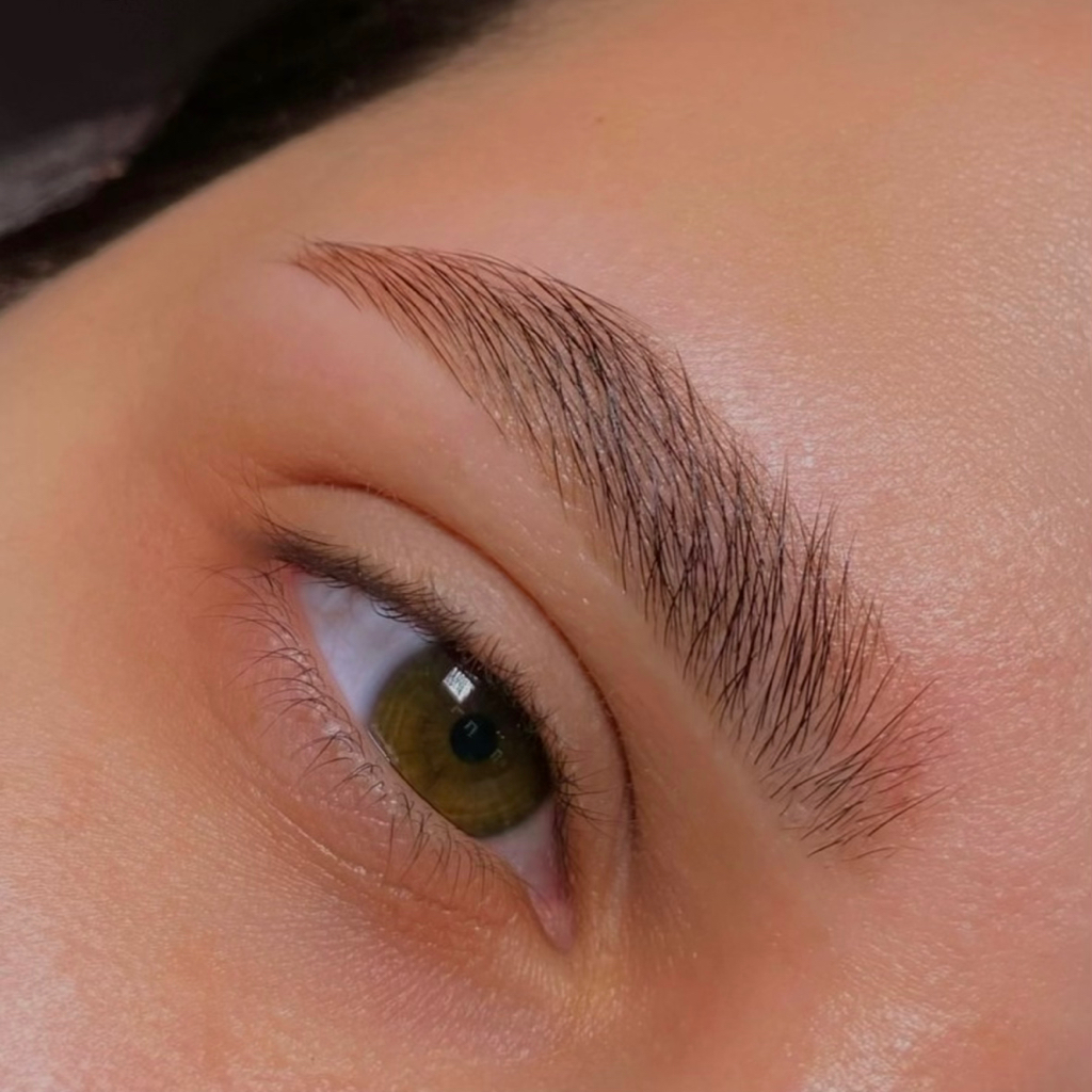 Архитектура бровей(окрашивание и коррекция)