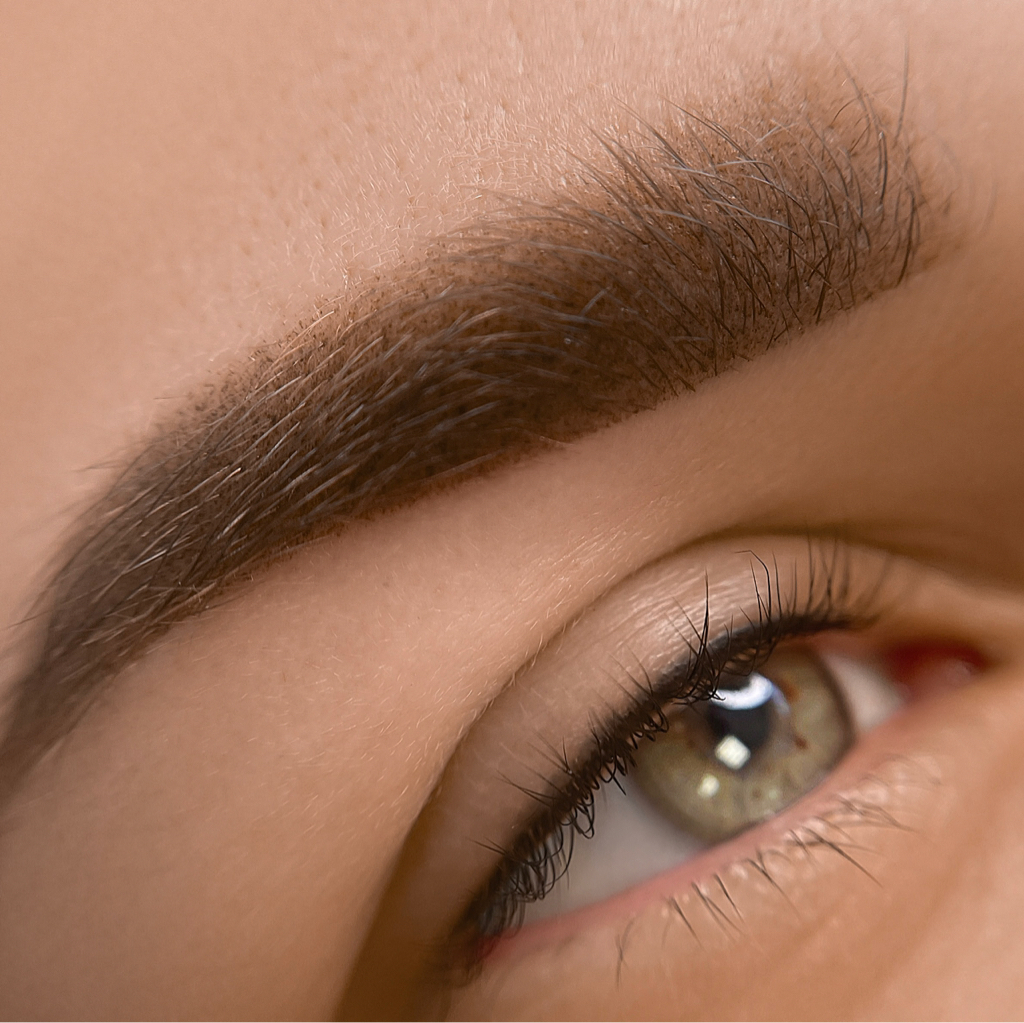 Перманентный макияж бровей