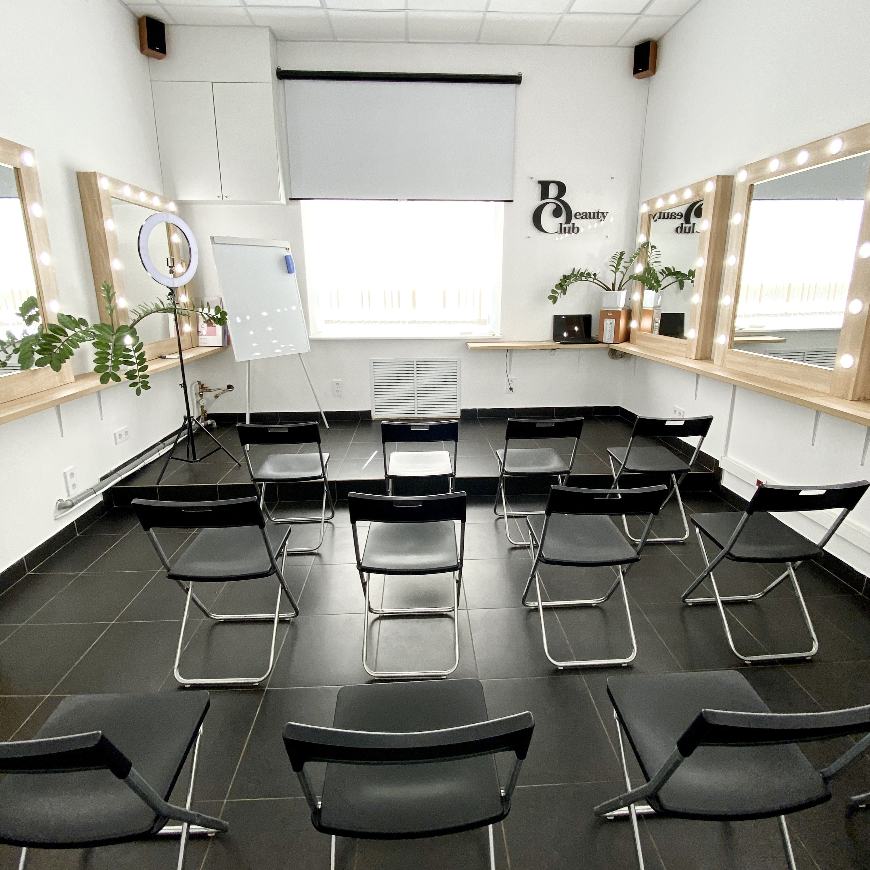 Аренда коворкинга / 1 час