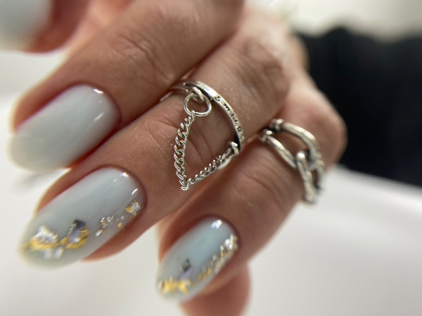 Снятие чужого материала  и маникюр с покрытием