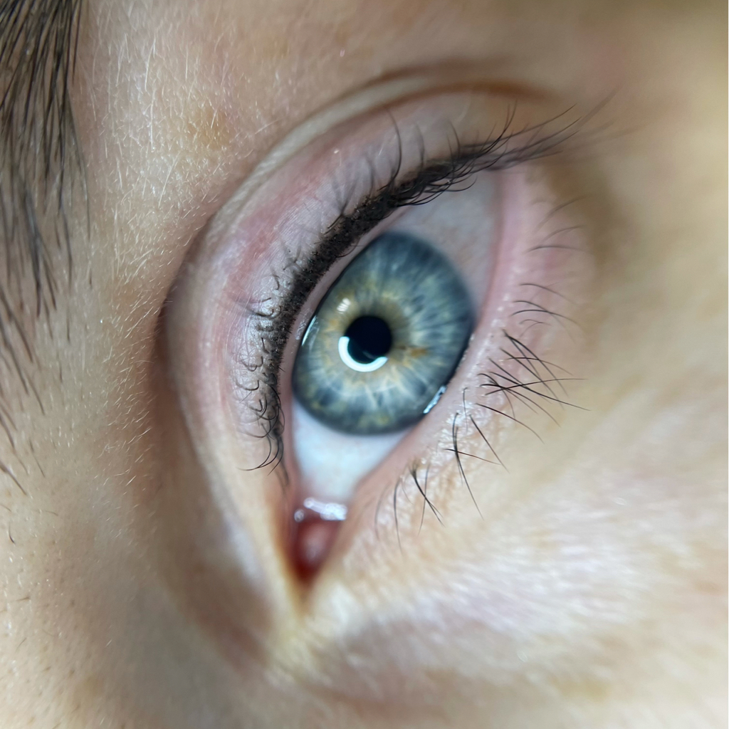 Перманентный макияж межресничного пространства