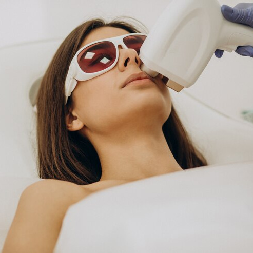 Лазерная эпиляция для девушек. Бикини классика + подмышки в подарок