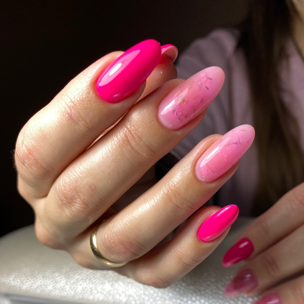 Маникюр с долговременным покрытием (ногти длинные) (с 01.09.2025 - 70 руб)