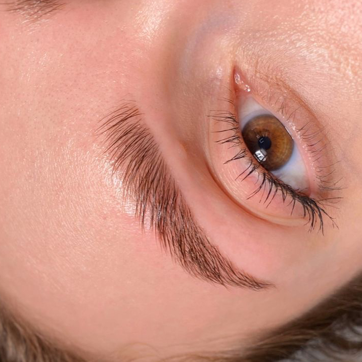 Долговременная укладка + окрашивание + коррекция бровей