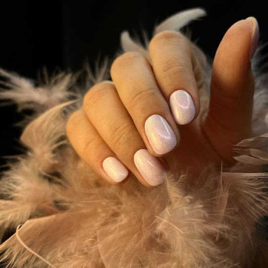 Маникюр с укреплением гелем(средние или длинные ногти)