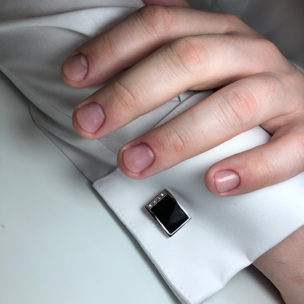 Маникюр мужской ( придание формы, обработка кутикулы, полировка)