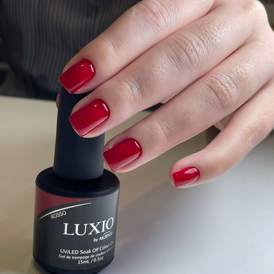 Маникюр с покрытием Luxio