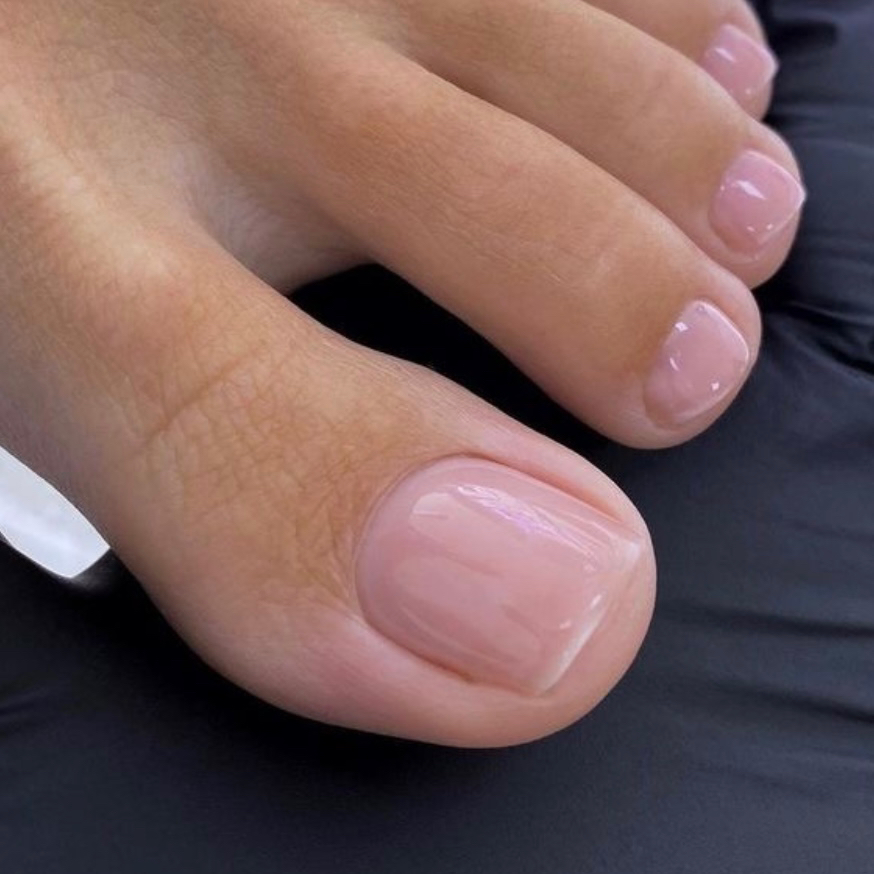 Педикюр гигиенический «Экспресс» + покрытие лаком (без обработки стоп) (с 01.09.2025 - 55 руб)