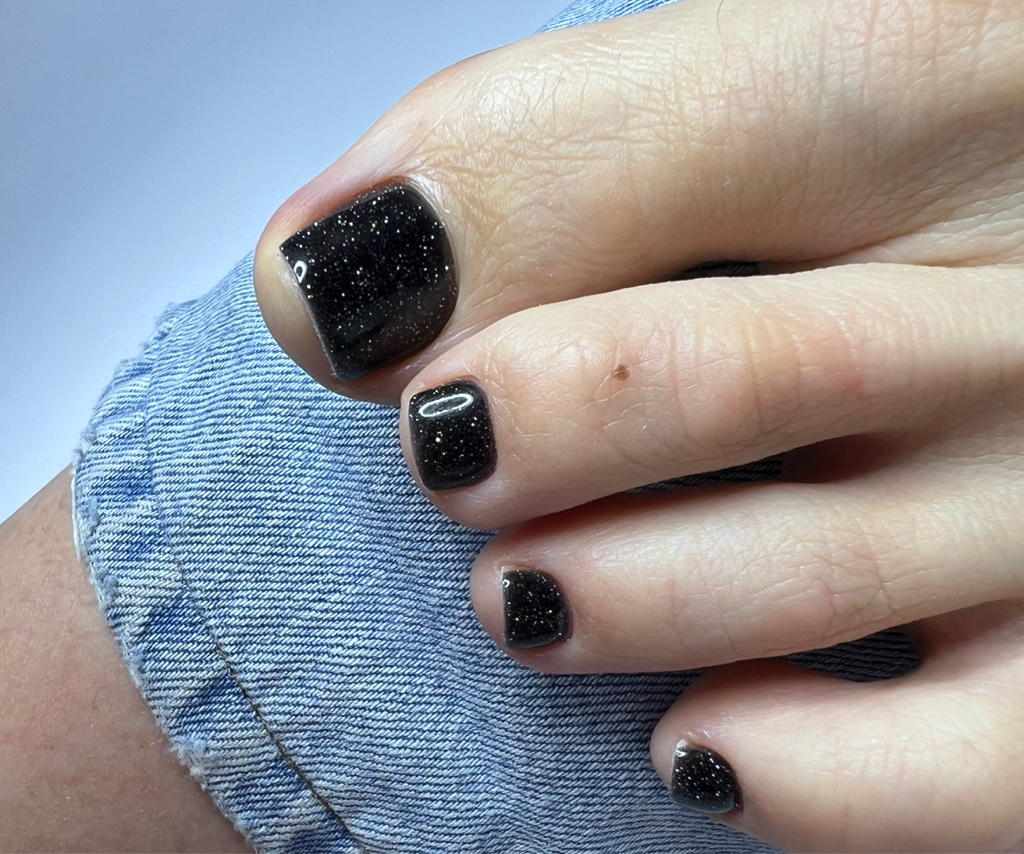 Снятие долговременного покрытия с опилом ногтей по форме