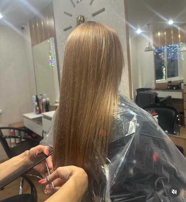 Подравнивание кончики волос одним срезом