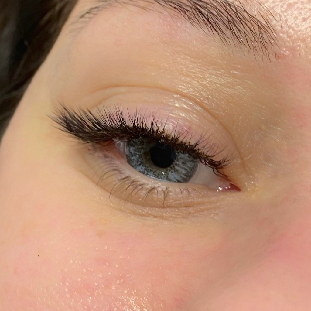 Классическое наращивание ресниц