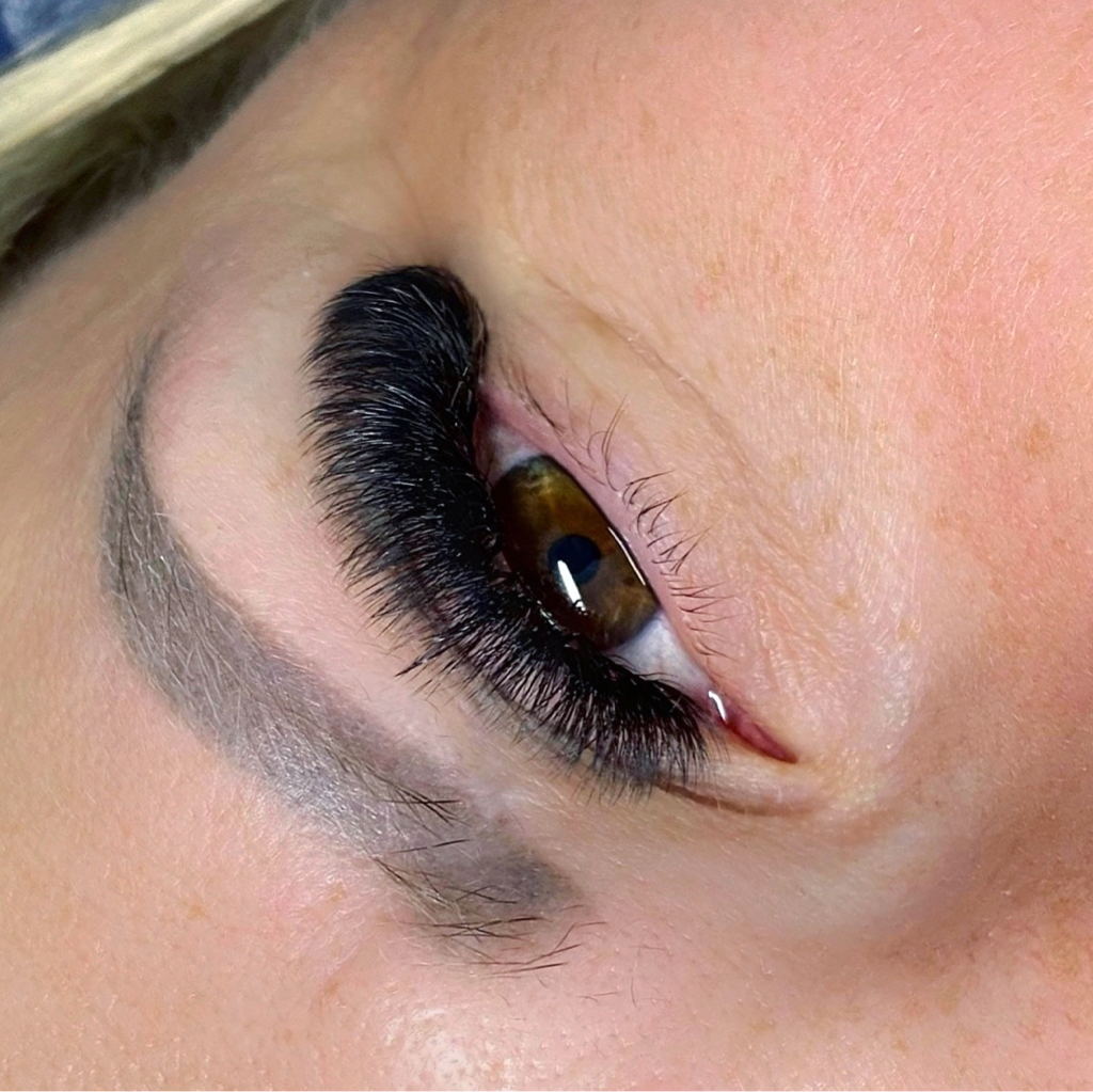 Наращивание ресниц 6-10D (Голливуд)