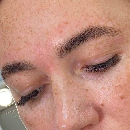 Коррекция бровей+ окрашивание + ламинирование + ботокс/ čupanje obrva + farbanje + brow lift + botoks