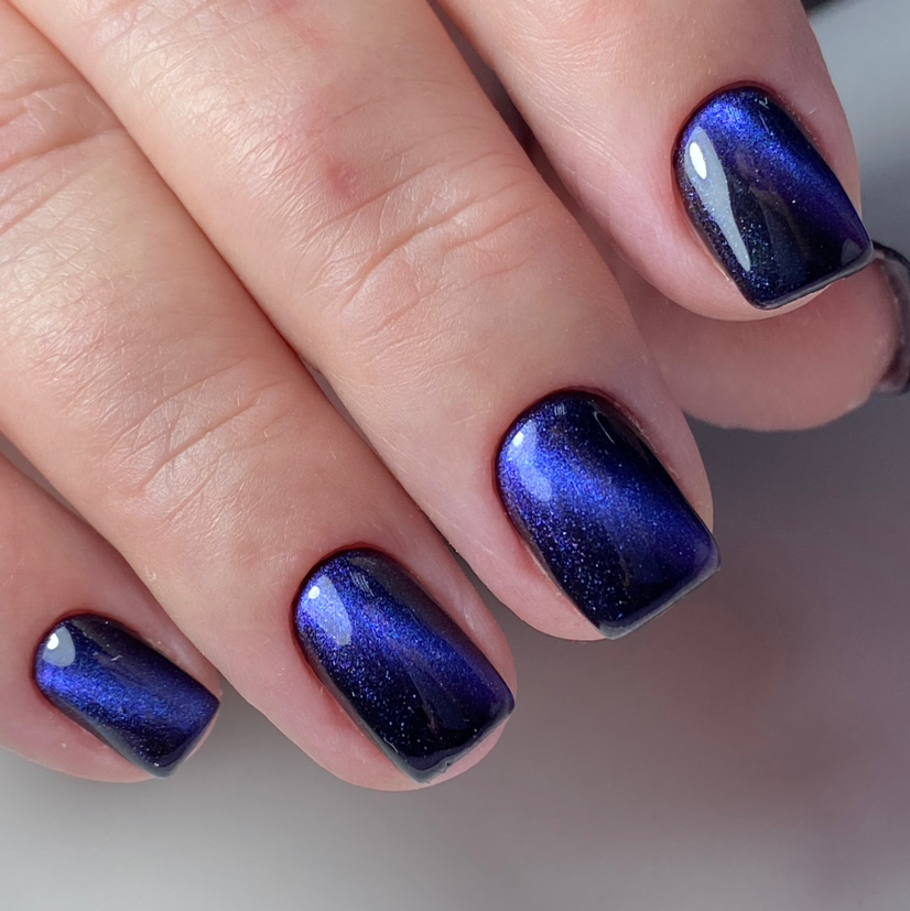 Коррекция ногтей с однотонным покрытием гель-лаком