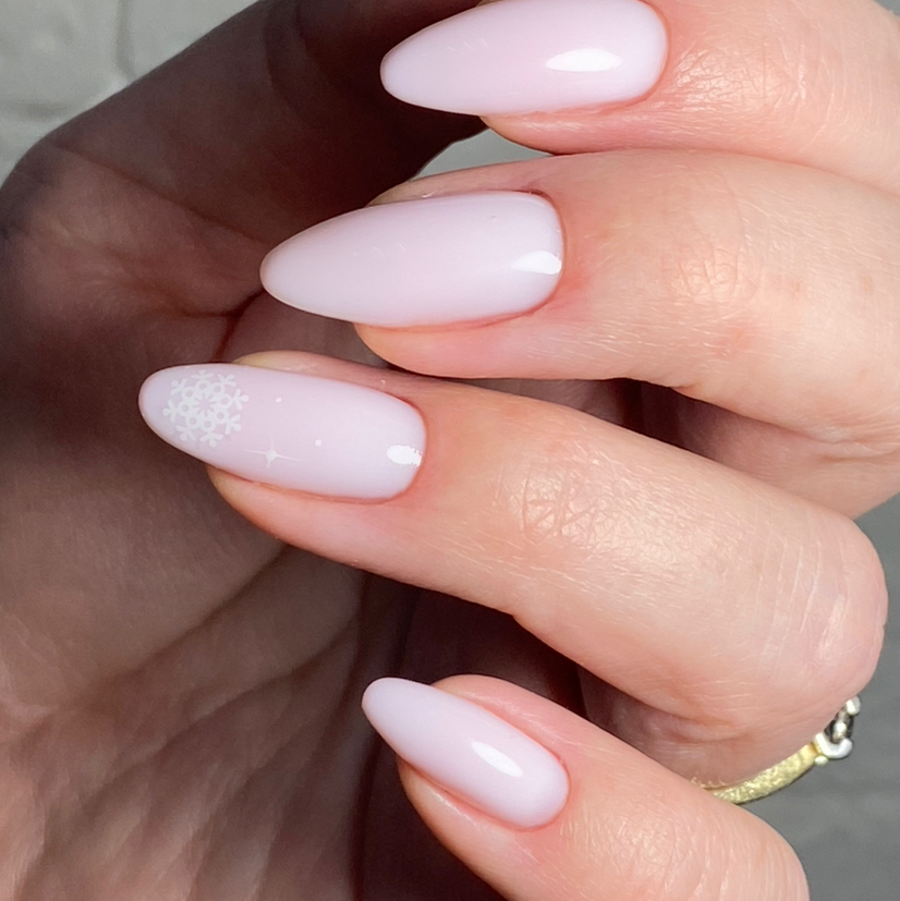 Наращивание ногтей под лак