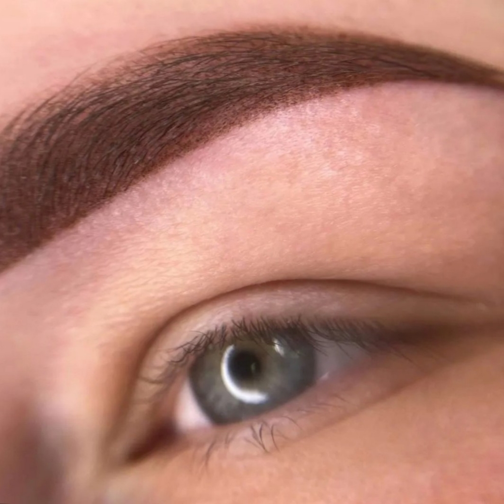 Брови пудровое напыление