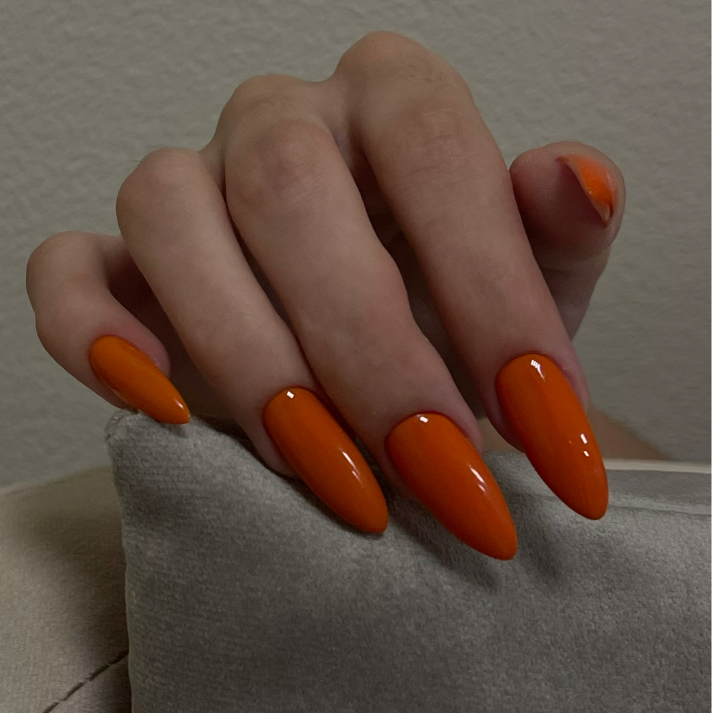 ПОКРЫТИЕ ДЛИННЫХ НОГТЕЙ (В стоимость входит: снятия, комби-маникюр, укрепление ногтей длинны от 3, покрытие однотонное)