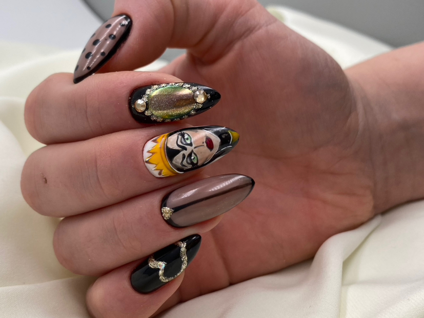 Арт- маникюр  

Роспись ногтей, маникюр, укрепление и исправление формы